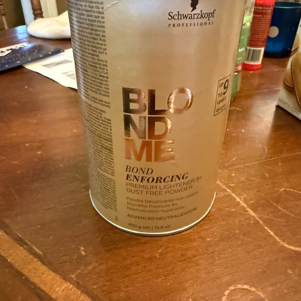 Schwarzkopf BlondMe Bond Enforcing Lightener